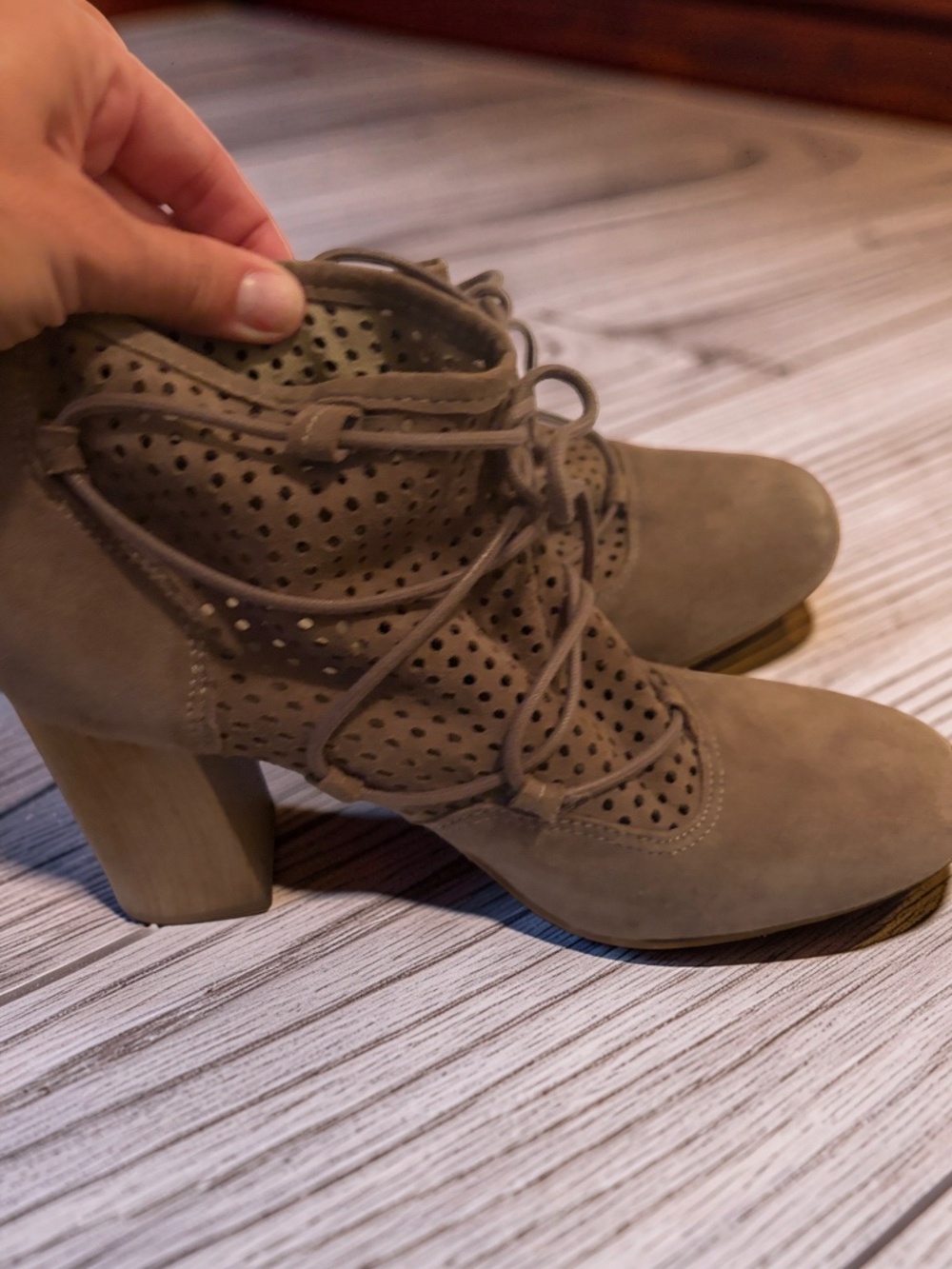 New Clarks Jazlyn Berry Taupe Suede Boot Size Size 9.5